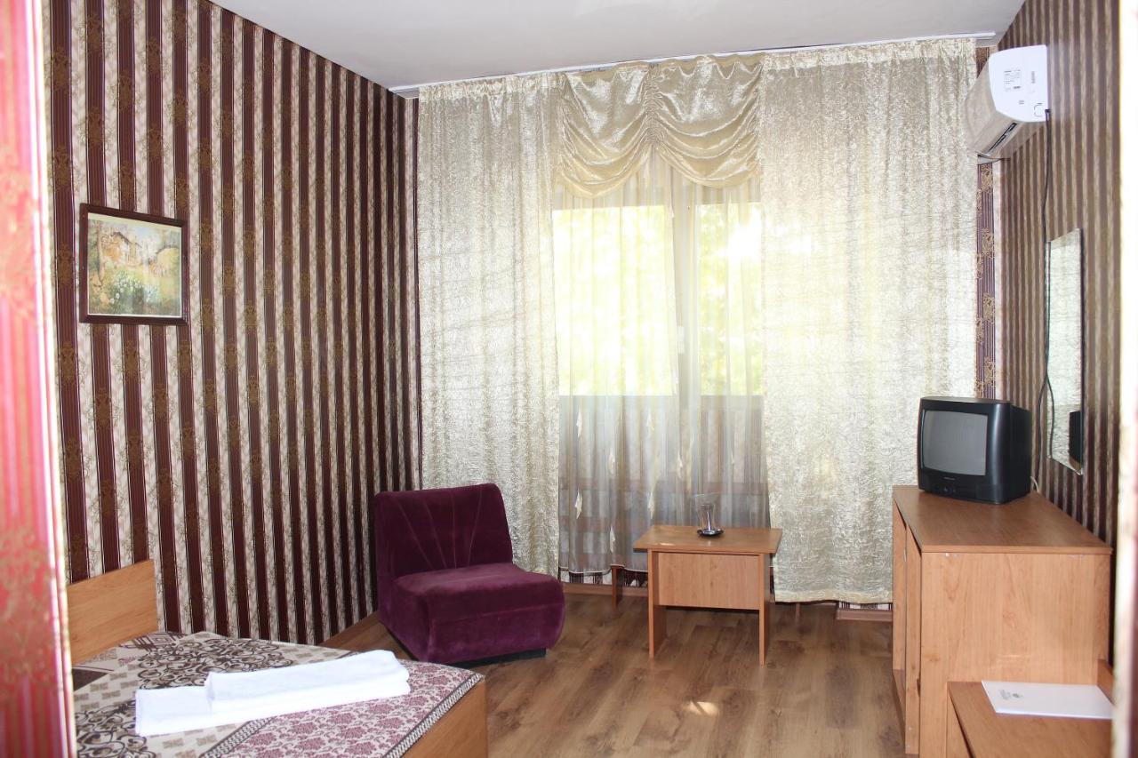 Hotel Trakia Pazardzhik Buitenkant foto